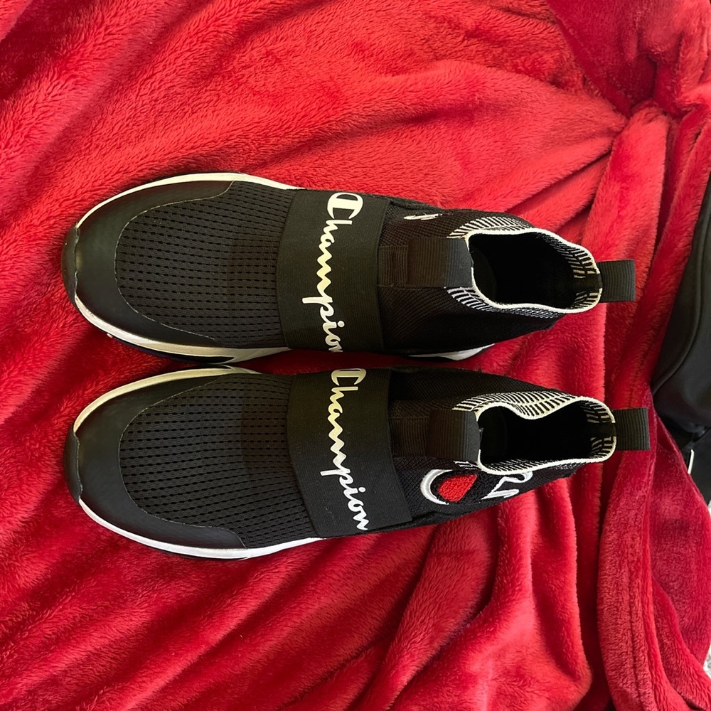 6 1/2 men size champion shoes. Great condition.